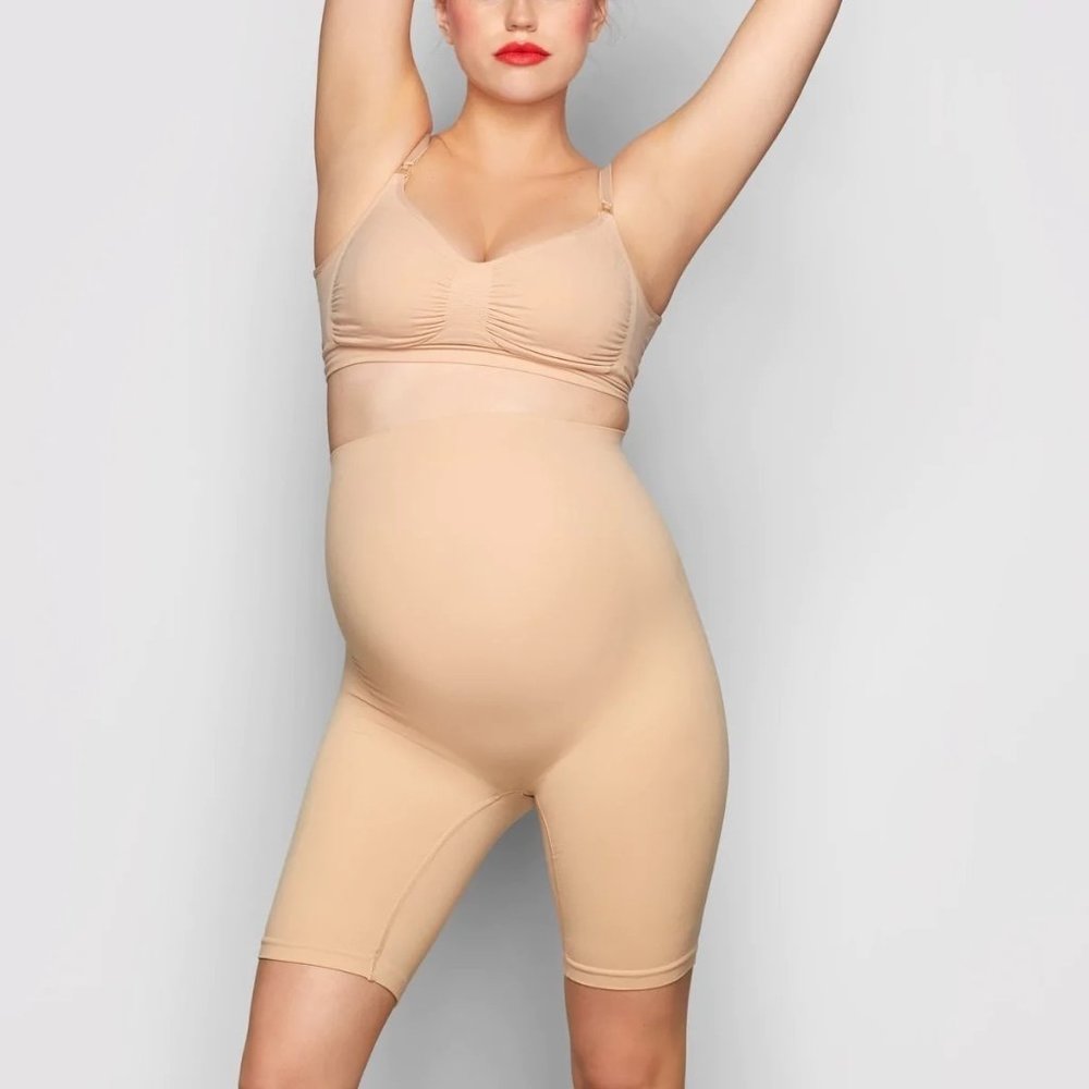 SKIMS Sculpting Maternity Shorts Mid Thigh Clay L/XL NEW